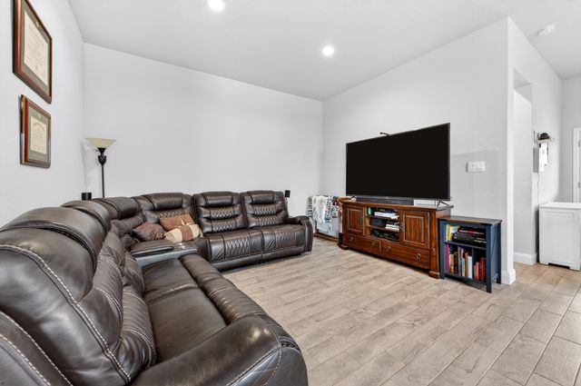829 Poppie Lane, Midlothian, TX 76065