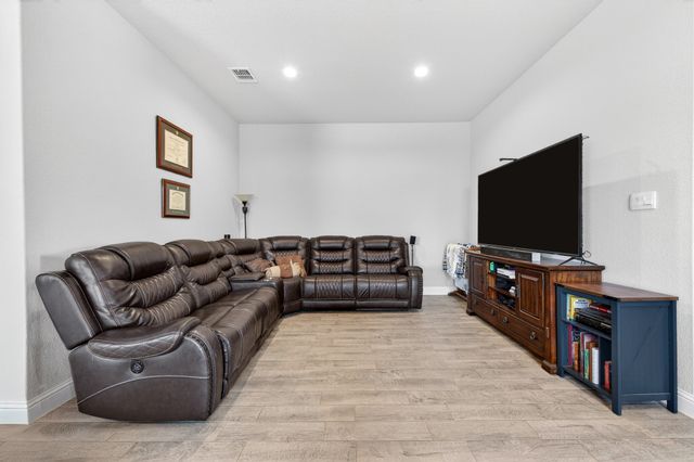 829 Poppie Lane, Midlothian, TX 76065