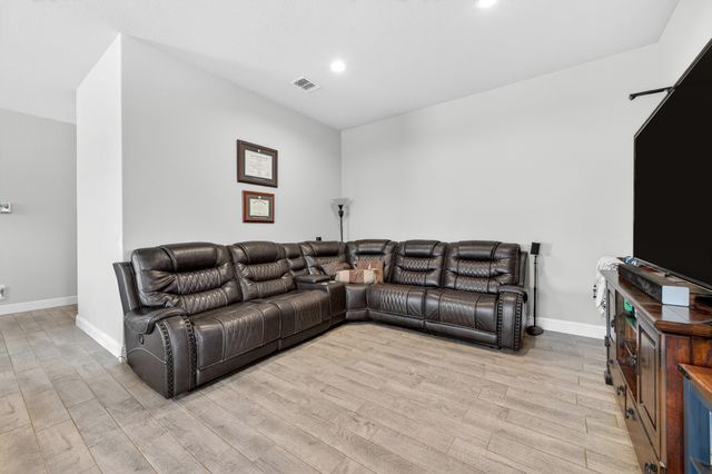 829 Poppie Lane, Midlothian, TX 76065