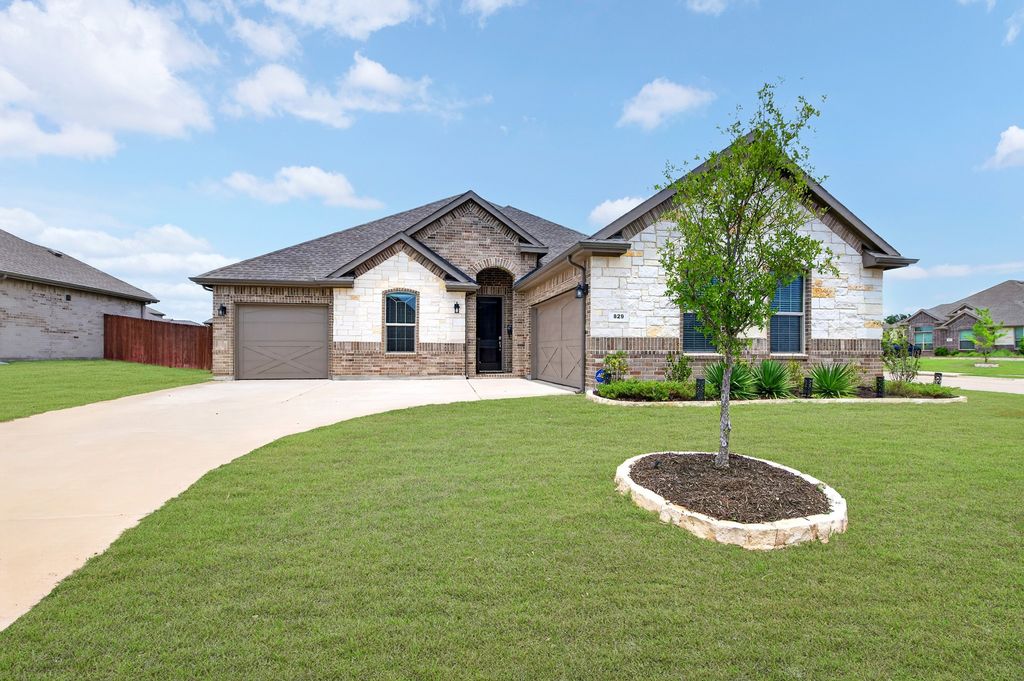 829 Poppie Lane, Midlothian, TX 76065