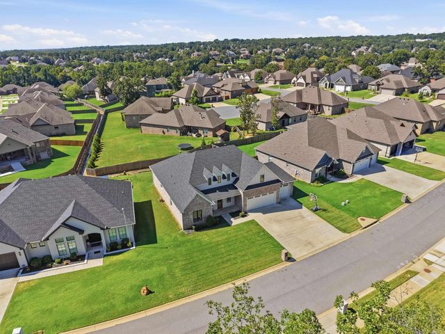 9740 Cliffside Drive, Sherwood, AR 72120