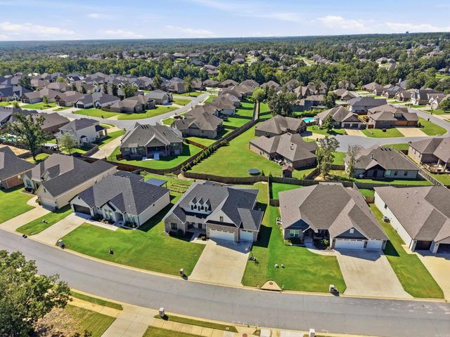 9740 Cliffside Drive, Sherwood, AR 72120