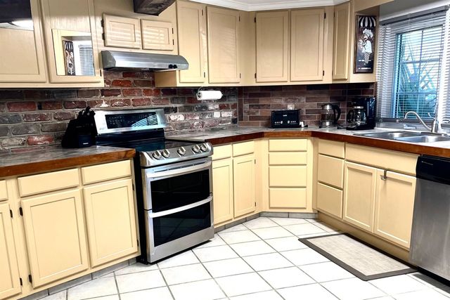 412 47th Ave. N, Myrtle Beach, SC 29577