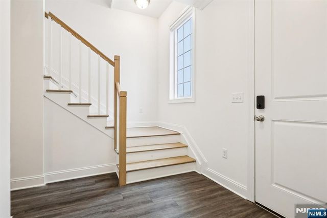 69 Parkside Lane 1203, Teaneck, NJ 07666