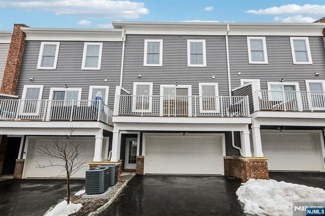 69 Parkside Lane 1203, Teaneck, NJ 07666