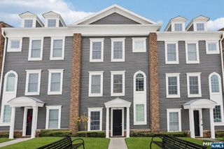 69 Parkside Lane 1203, Teaneck, NJ 07666