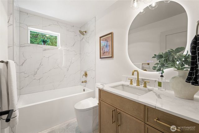 2652 NW 95th Street, Seattle, WA 98117