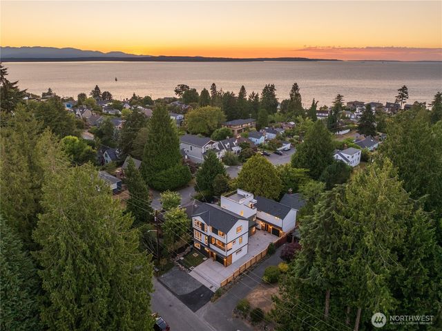 2652 NW 95th Street, Seattle, WA 98117