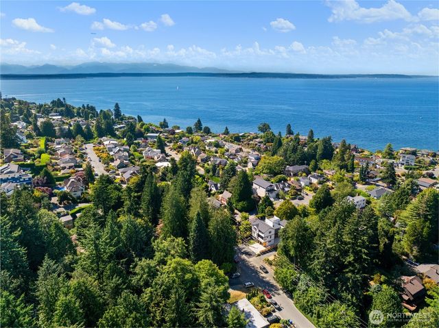 2652 NW 95th Street, Seattle, WA 98117