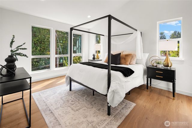 2652 NW 95th Street, Seattle, WA 98117