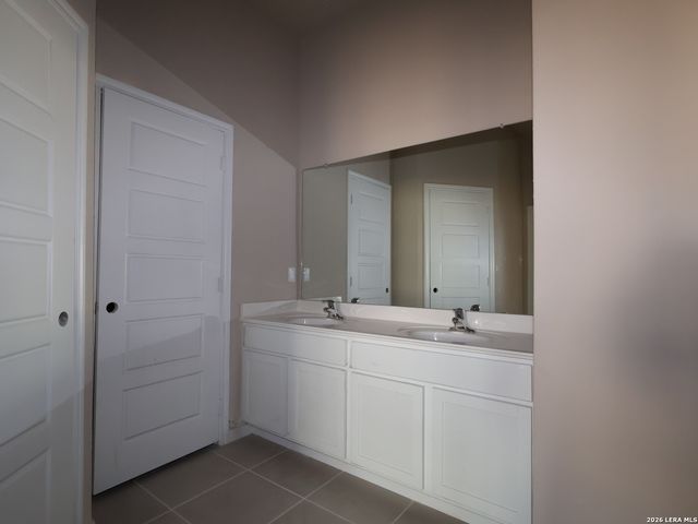 1112 Limestone Ridge, Seguin, TX 78155