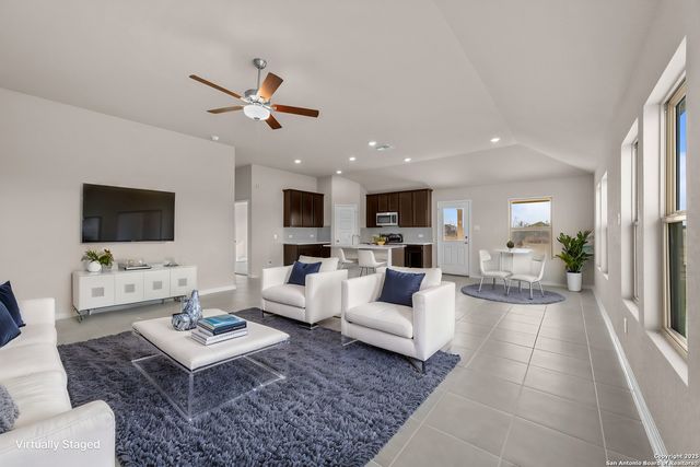 1112 Limestone Ridge, Seguin, TX 78155