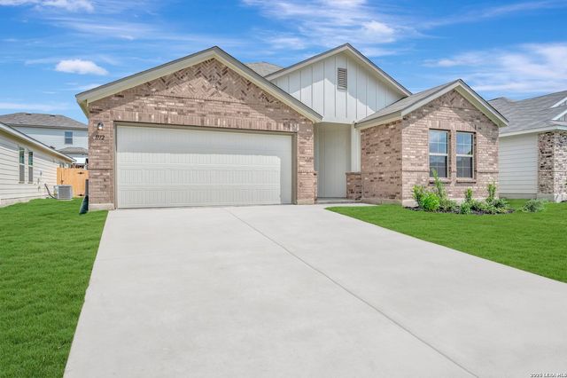 1112 Limestone Ridge, Seguin, TX 78155
