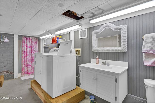 209 Channel Drive N, Wrightsville Beach, NC 28480