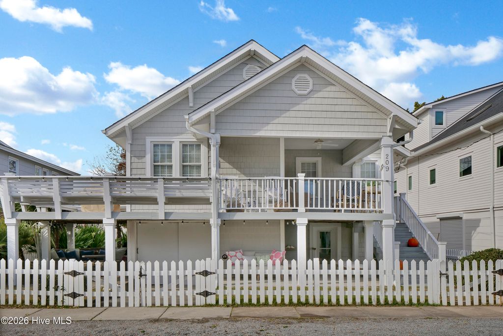 209 Channel Drive N, Wrightsville Beach, NC 28480
