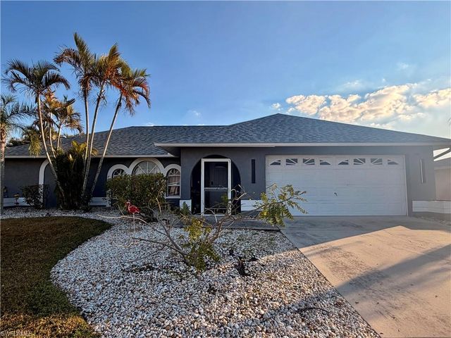 402 SE 8th ST, Cape Coral, FL 33990