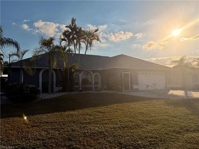 402 SE 8th ST, Cape Coral, FL 33990