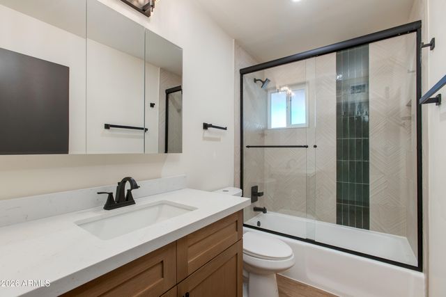 11841 N 24th Street, Phoenix, AZ 85028