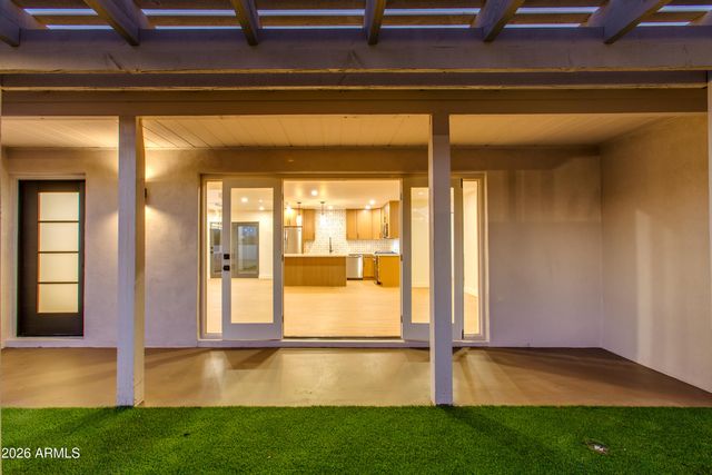 11841 N 24th Street, Phoenix, AZ 85028