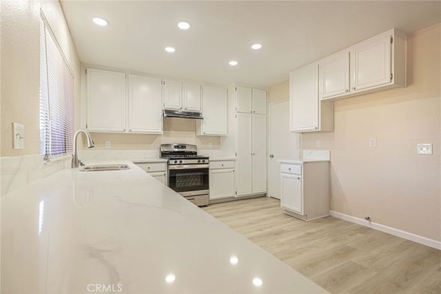 1129 Lightcap, Lancaster, CA 93535