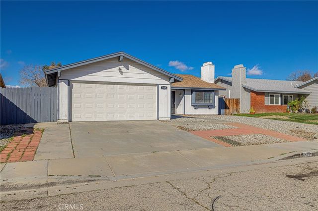1129 Lightcap, Lancaster, CA 93535