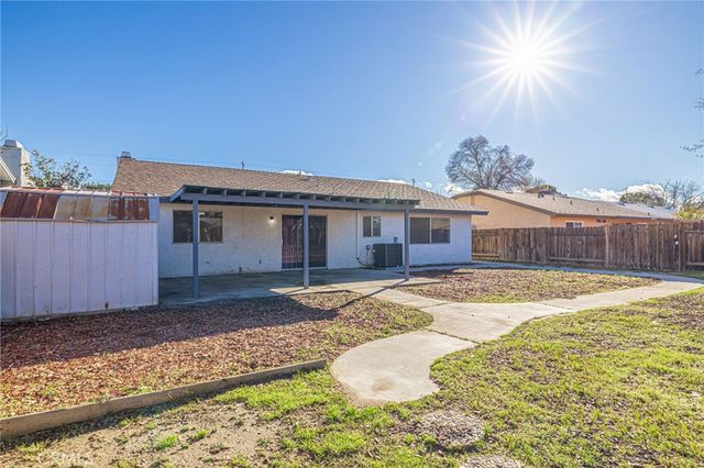 1129 Lightcap, Lancaster, CA 93535