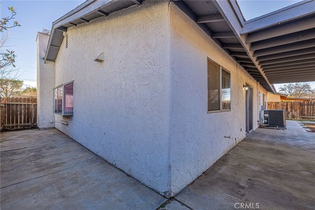 1129 Lightcap, Lancaster, CA 93535