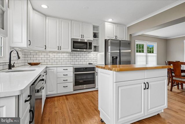 6404 KINGS LANDING RD, Alexandria, VA 22310
