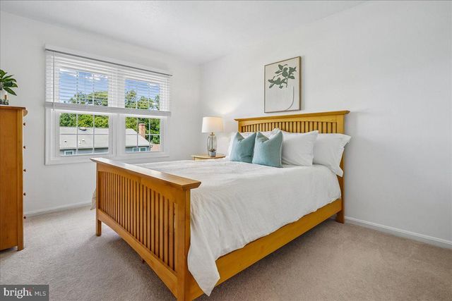 6404 KINGS LANDING RD, Alexandria, VA 22310