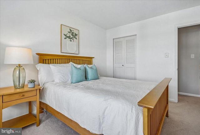 6404 KINGS LANDING RD, Alexandria, VA 22310