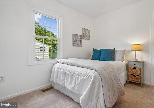 6404 KINGS LANDING RD, Alexandria, VA 22310
