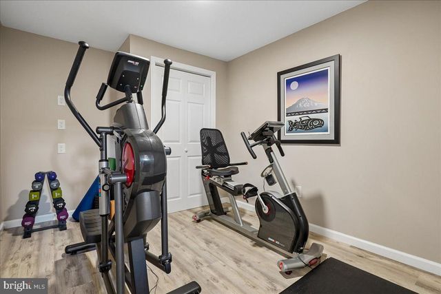 6404 KINGS LANDING RD, Alexandria, VA 22310