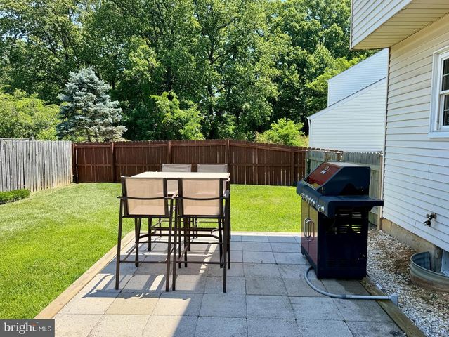 6404 KINGS LANDING RD, Alexandria, VA 22310