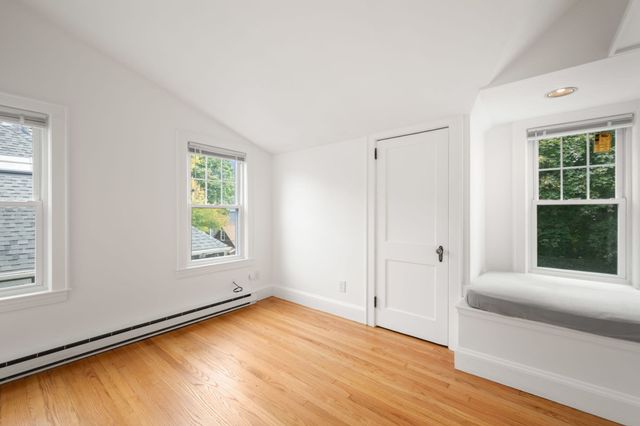 14 Notre Dame Ave C, Cambridge, MA 02140