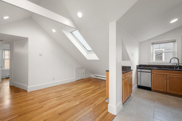 14 Notre Dame Ave C, Cambridge, MA 02140