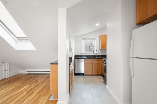 14 Notre Dame Ave C, Cambridge, MA 02140