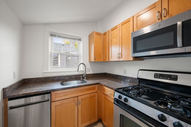 14 Notre Dame Ave C, Cambridge, MA 02140