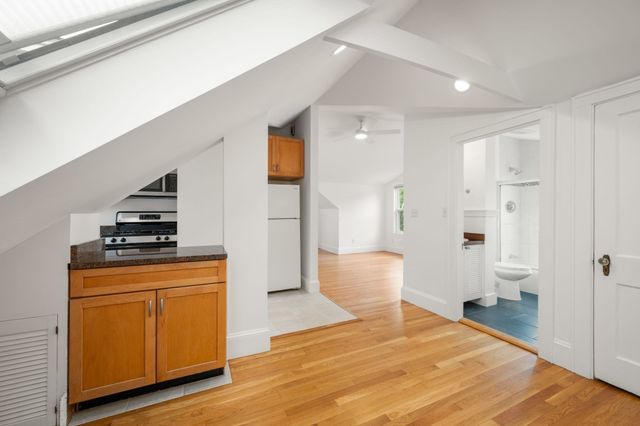 14 Notre Dame Ave C, Cambridge, MA 02140