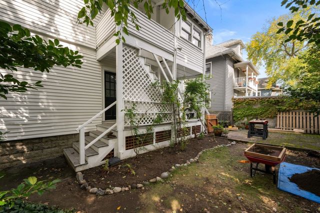 14 Notre Dame Ave C, Cambridge, MA 02140