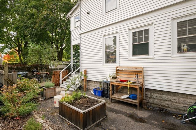 14 Notre Dame Ave C, Cambridge, MA 02140