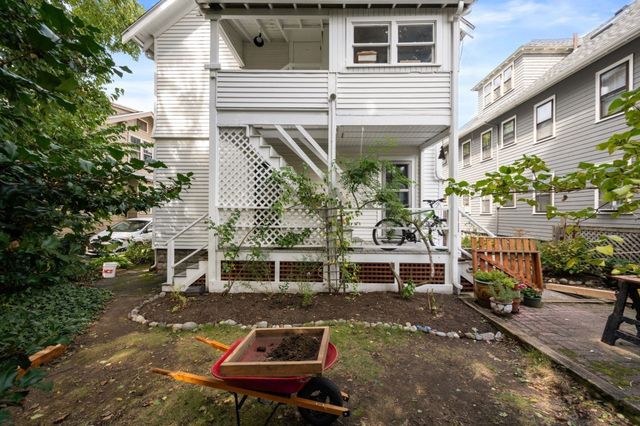 14 Notre Dame Ave C, Cambridge, MA 02140