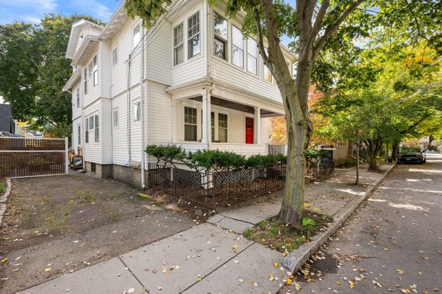 14 Notre Dame Ave C, Cambridge, MA 02140