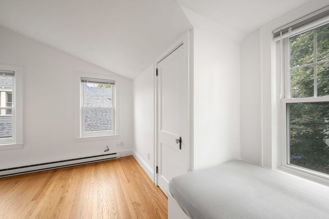 14 Notre Dame Ave C, Cambridge, MA 02140