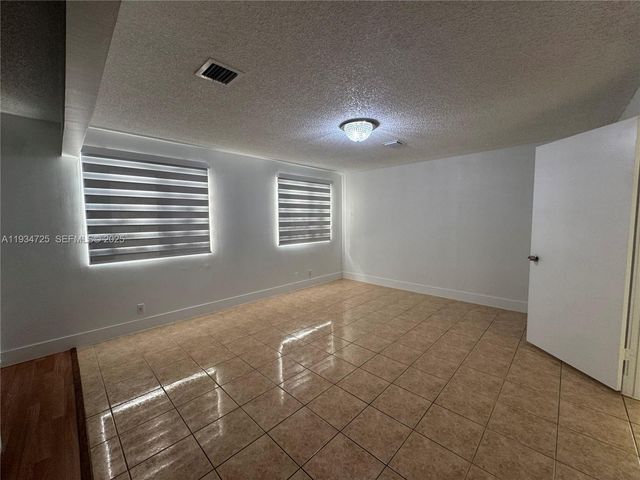 17324 NW 63rd Ave 17324, Hialeah, FL 33015