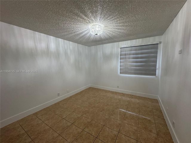 17324 NW 63rd Ave 17324, Hialeah, FL 33015