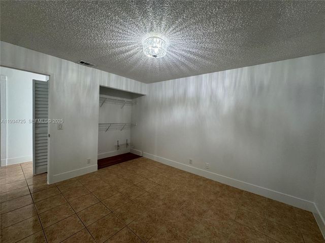 17324 NW 63rd Ave 17324, Hialeah, FL 33015