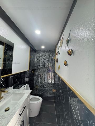 17324 NW 63rd Ave 17324, Hialeah, FL 33015