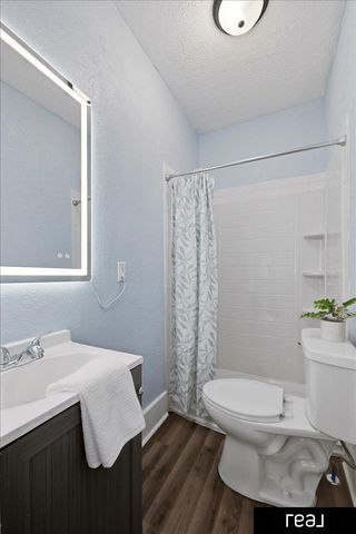 6021 N 24 Street, Omaha, NE 68110