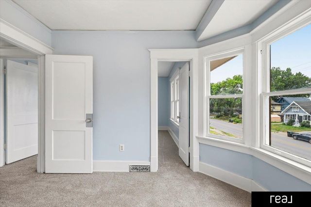6021 N 24 Street, Omaha, NE 68110