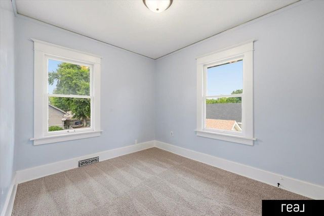6021 N 24 Street, Omaha, NE 68110